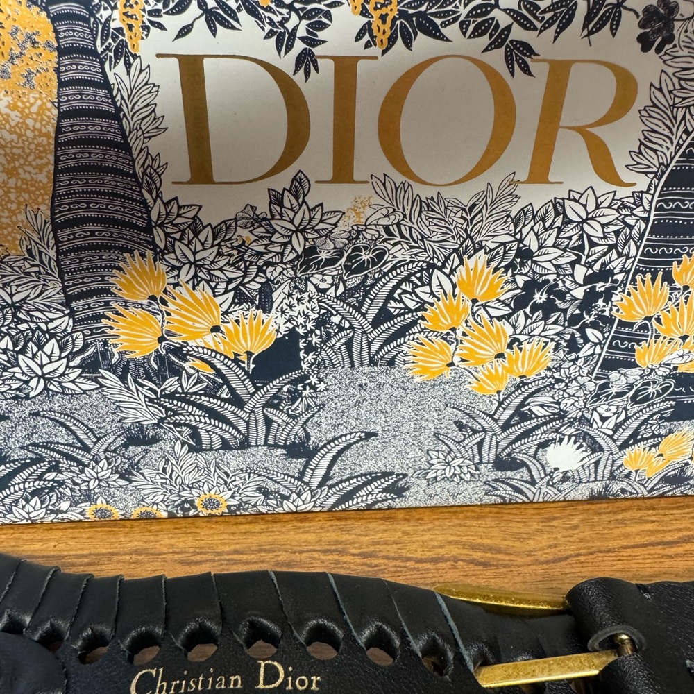 A CHRISTIAN DIOR AUTHENTIC BELT.  NEW.  IN THE ORIGINAL BEAUTIFUL DESIGNER BOX.